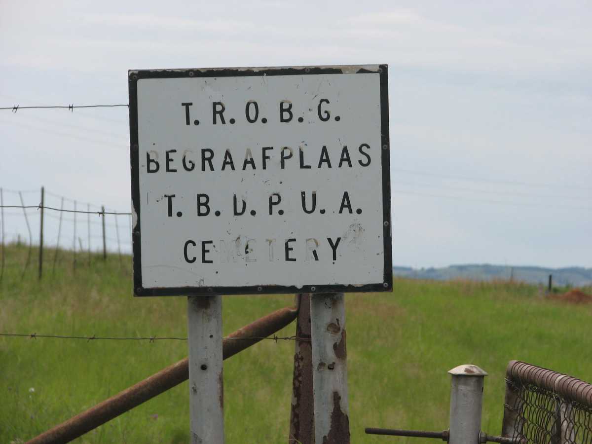 1. Entrance to the cemetery