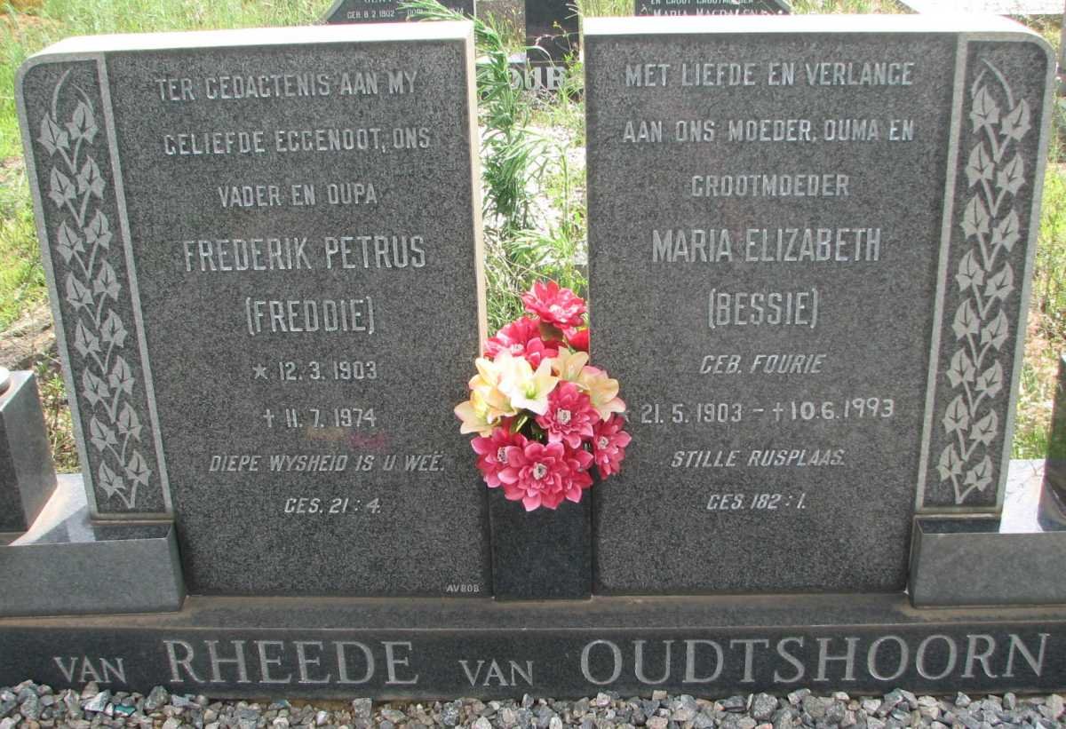 OUDTSHOORN Frederik Petrus, van Rheede van 1903-1974 &amp; Maria Elizabeth FOURIE 1903-1993