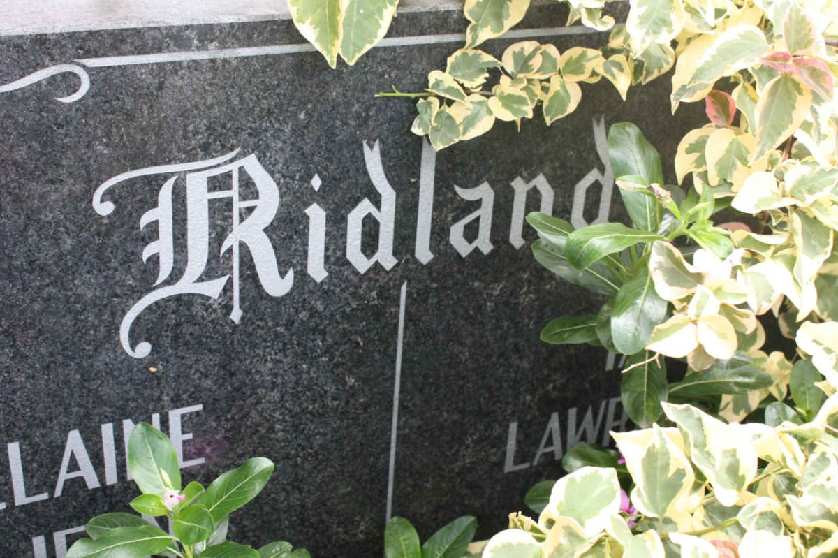 RIDLAND Ian Lawrence 1940-1990 &amp; Elaine Jean 1943-1990