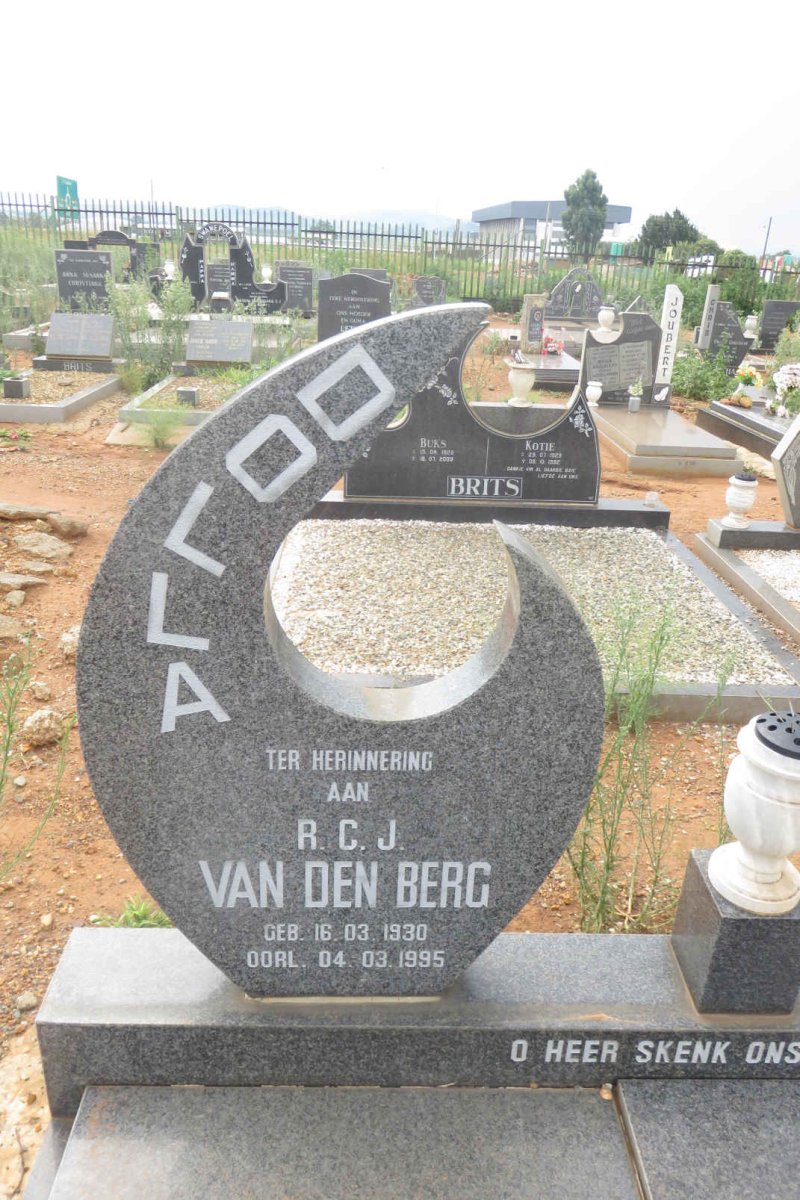 BERG R.C.J., van den 1930-1995 & G.M. MIENIE 1937 _1