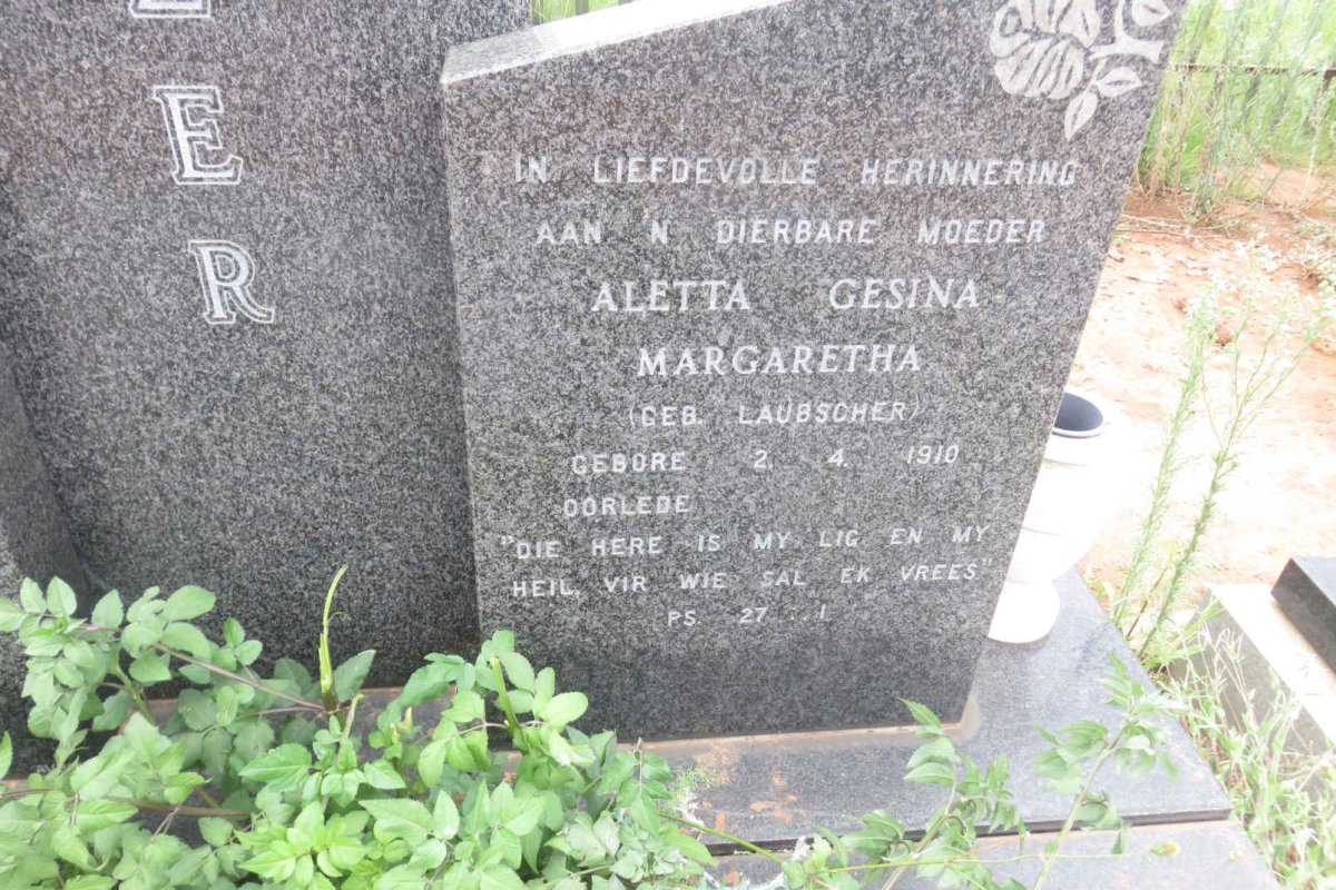 COETZER Lukas Cornelius Johannes 1911-1982 &amp; Aletta Gesina LAUBSCHER 1910-