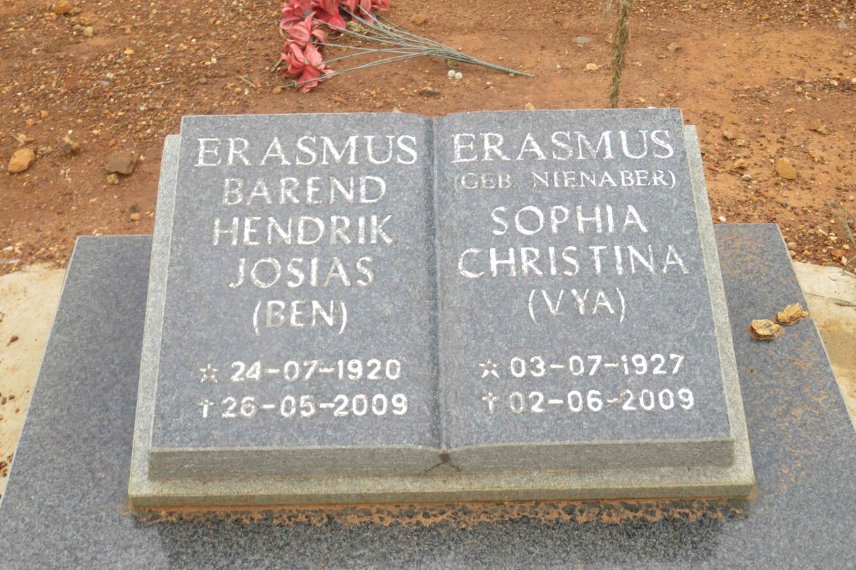 ERASMUS Barend Hendrik Josias 1920-2009 &amp; Sophia Christina NIENABER 1927-2009