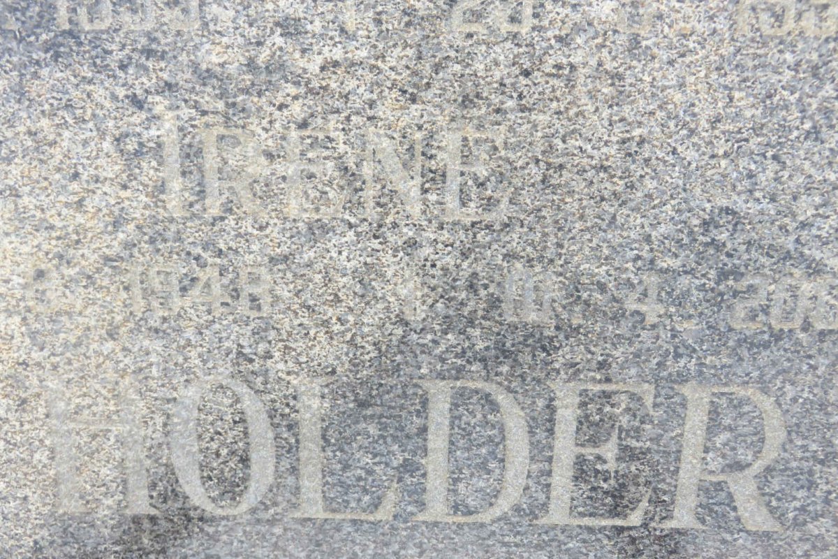 HOLDER Ambrose 1939-1994 &amp; Irene 1948-2001