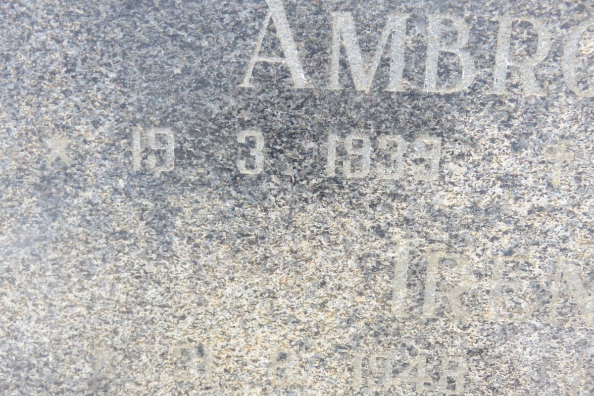 HOLDER Ambrose 1939-1994 &amp; Irene 1948-2001