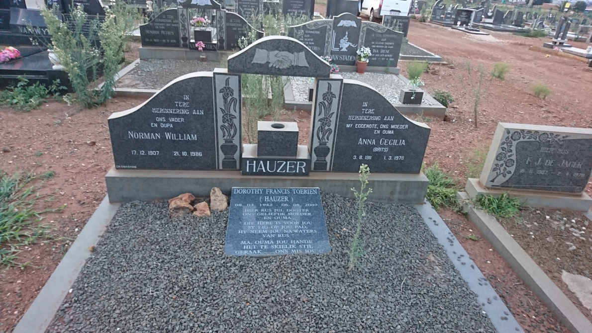 HAUZER Norman William 1907-1986 &amp; Anna Cecilia BRITS 1911-1978 :: TOERIEN Dorothy Francis nee HAUZER 1942-2007