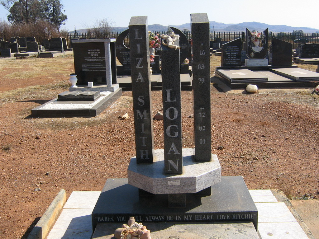 LOGAN Liza Smith 1979-2001