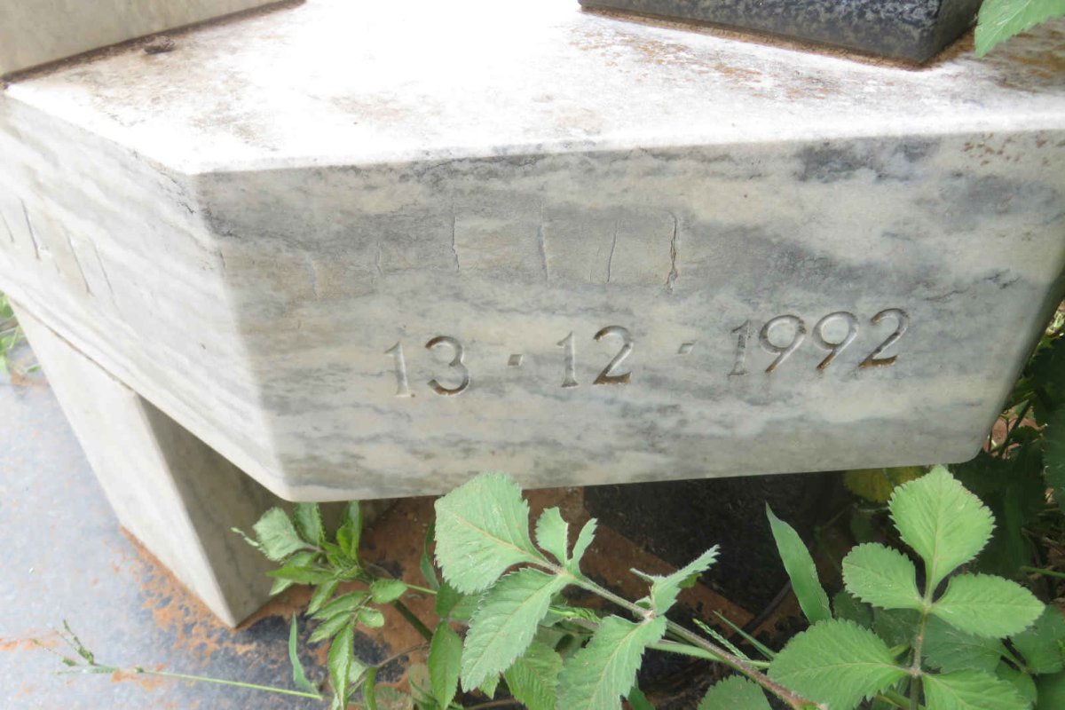 MOORE Brian 1939-1992