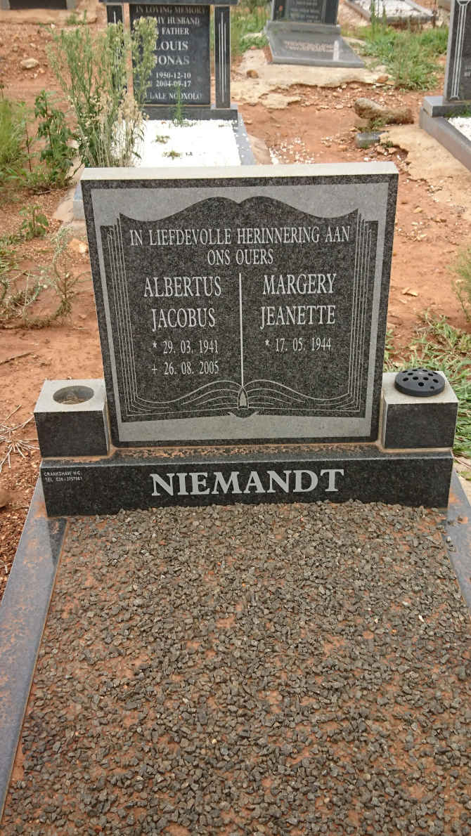 NIEMANDT Albertus Jacobus 1941-2005 &amp; Margery Jeanette 1944-