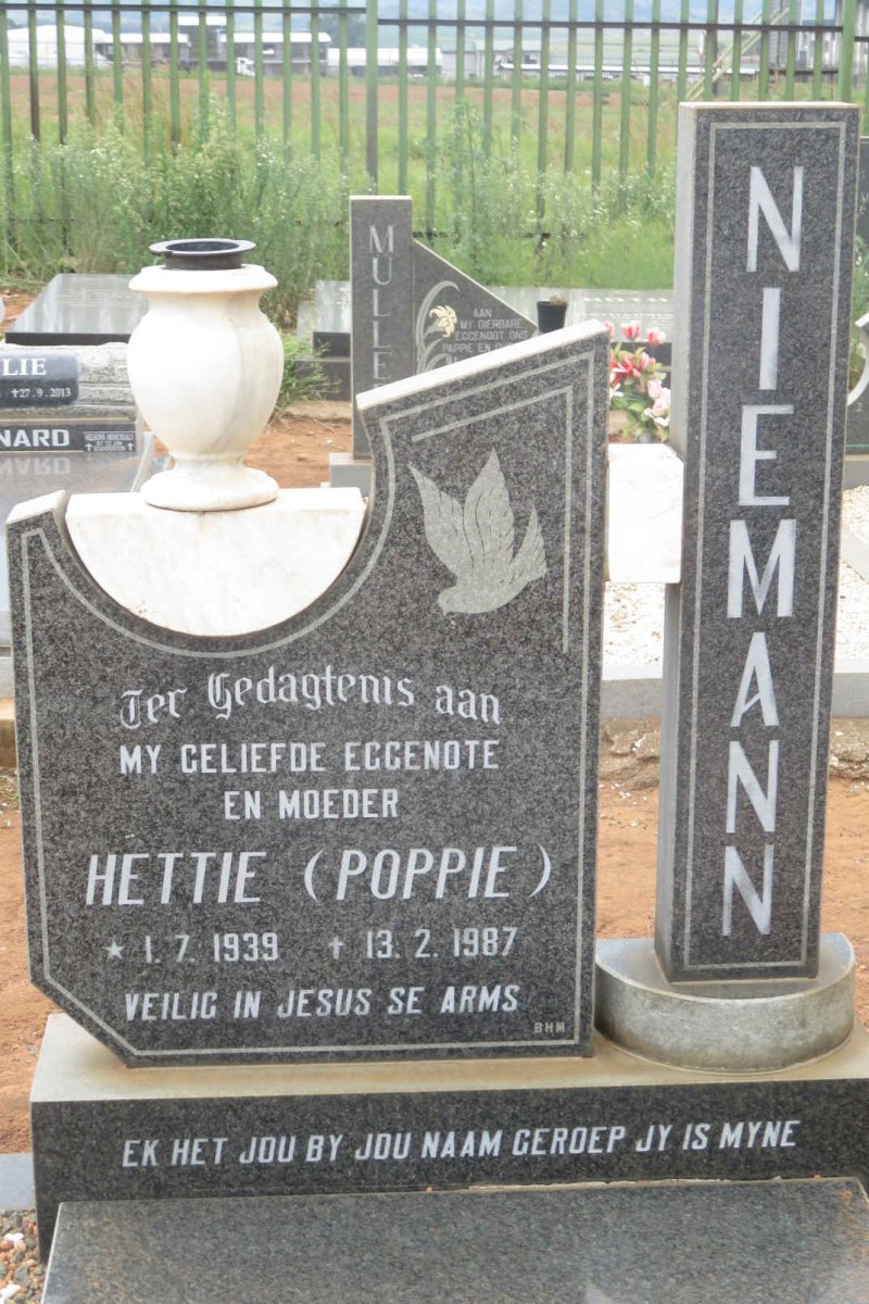 NIEMANN Hettie 1939-1987