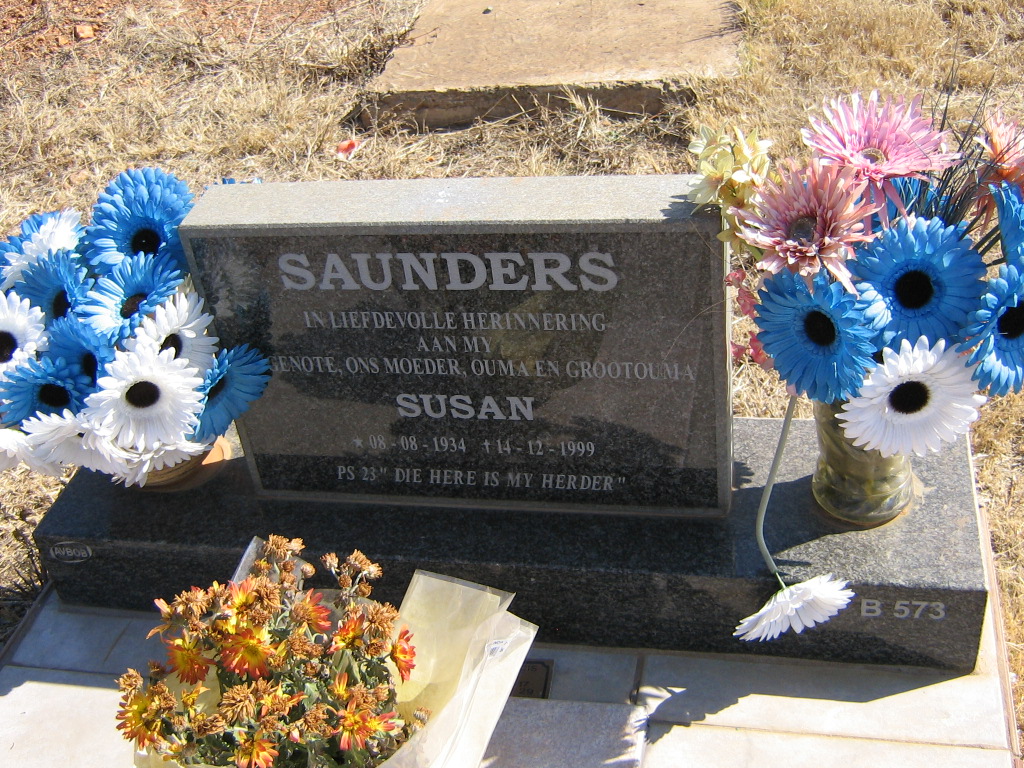 SAUNDERS Susan 1934-1999