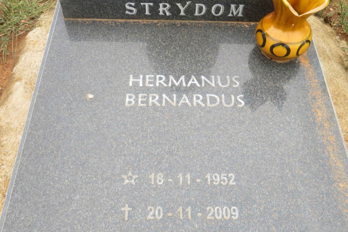 STRYDOM Hermanus Bernardus 1952-2009