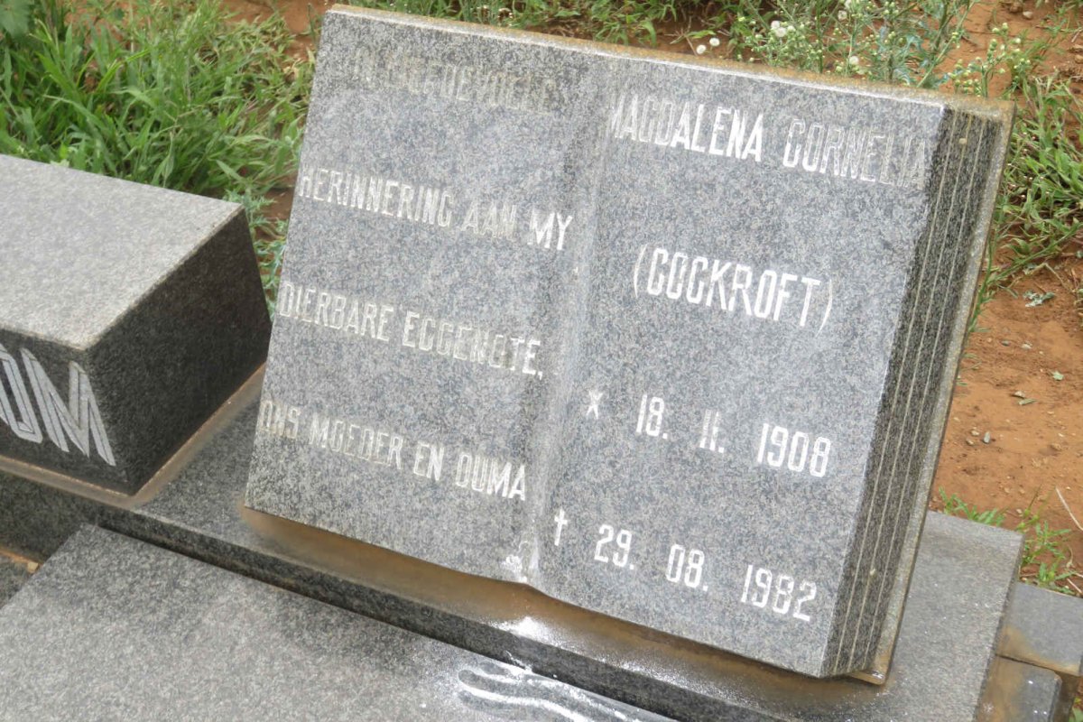 STRYDOM Cornelis Floris Johannes 1907-2000 &amp; Magdalena Cornelia COCKROFT 1908-1982