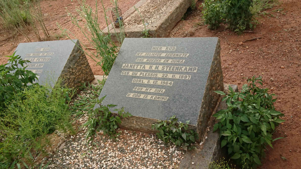 STEENKAMP Lukas Petrus 1890-1970 & Janetta H.M. DU PLESSIS 1897-1964 _2