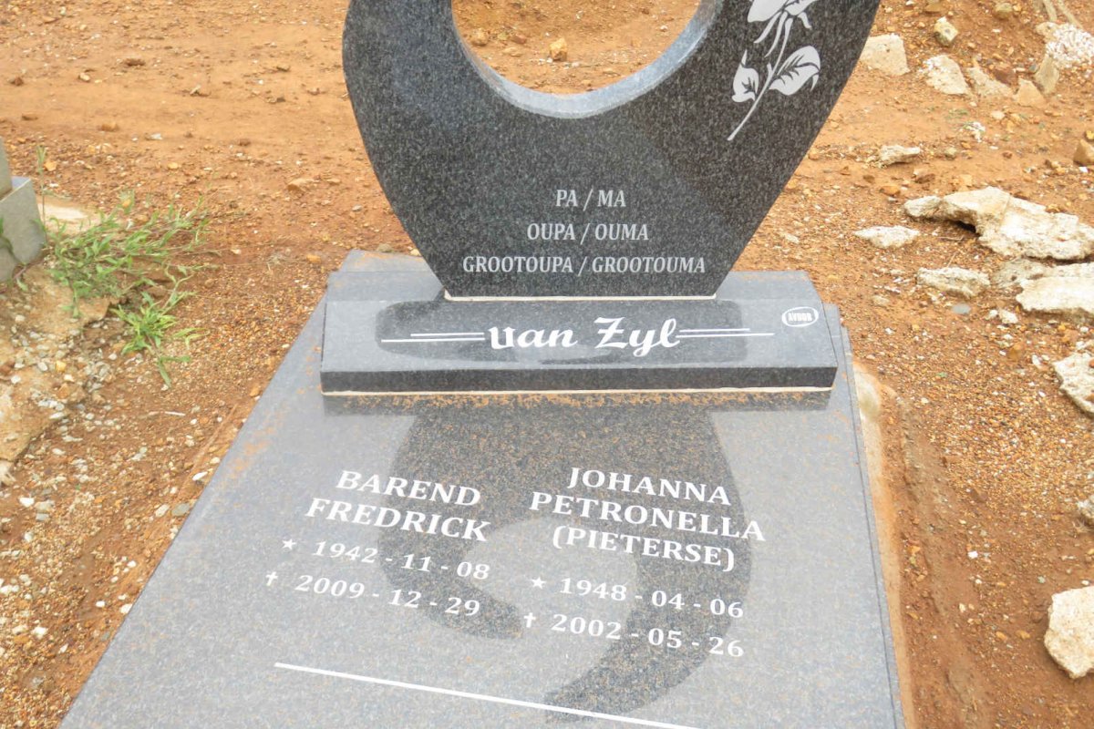 ZYL Barend Fredrick, van 1942-2009 &amp; Johanna Petronella PIETERSE 1948-2002