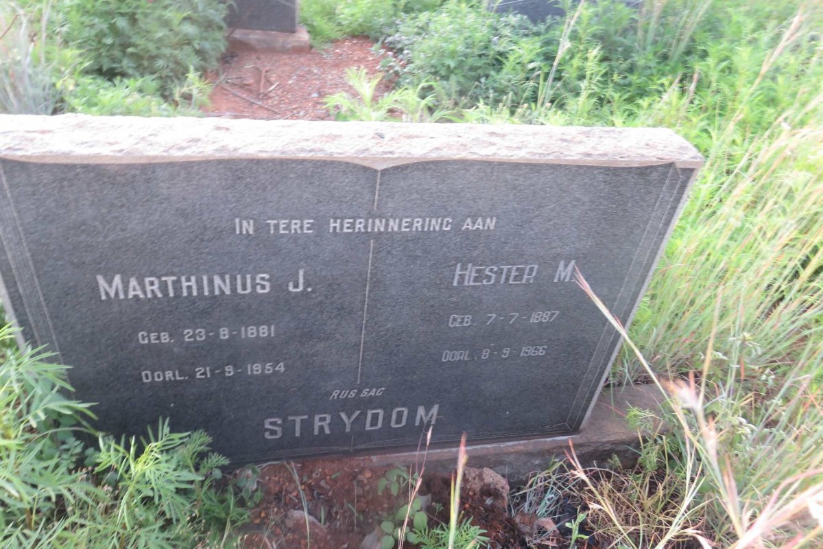 STRYDOM Marthinus J. 1881-1954 &amp; Hester M. 1887-1966