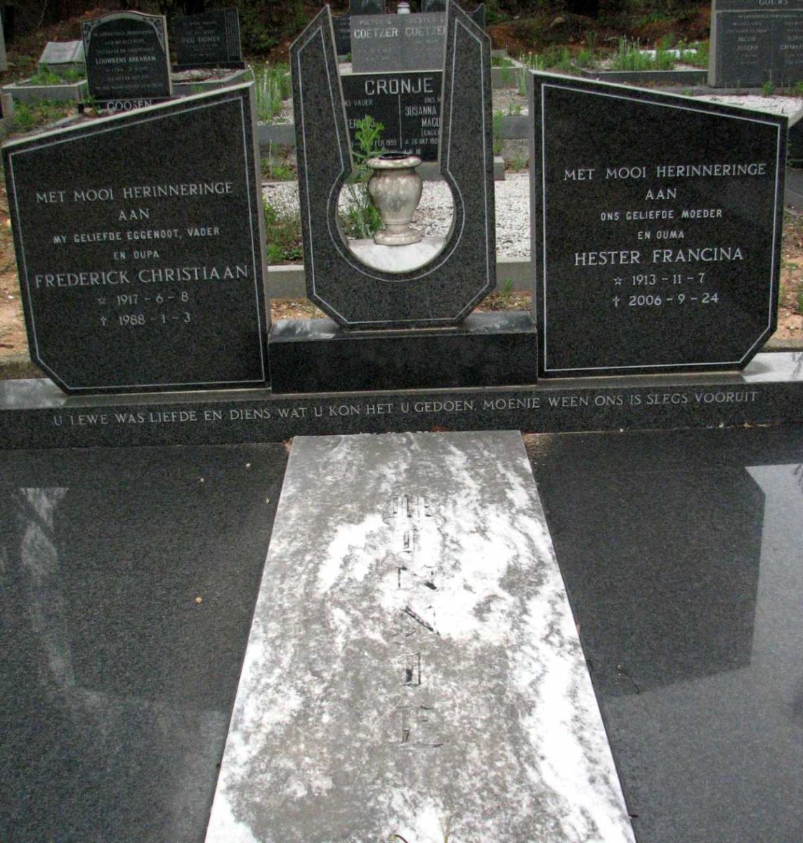 MINNIE Frederick Christiaan 1917-1988 &amp; Hester Francina 1913-2006