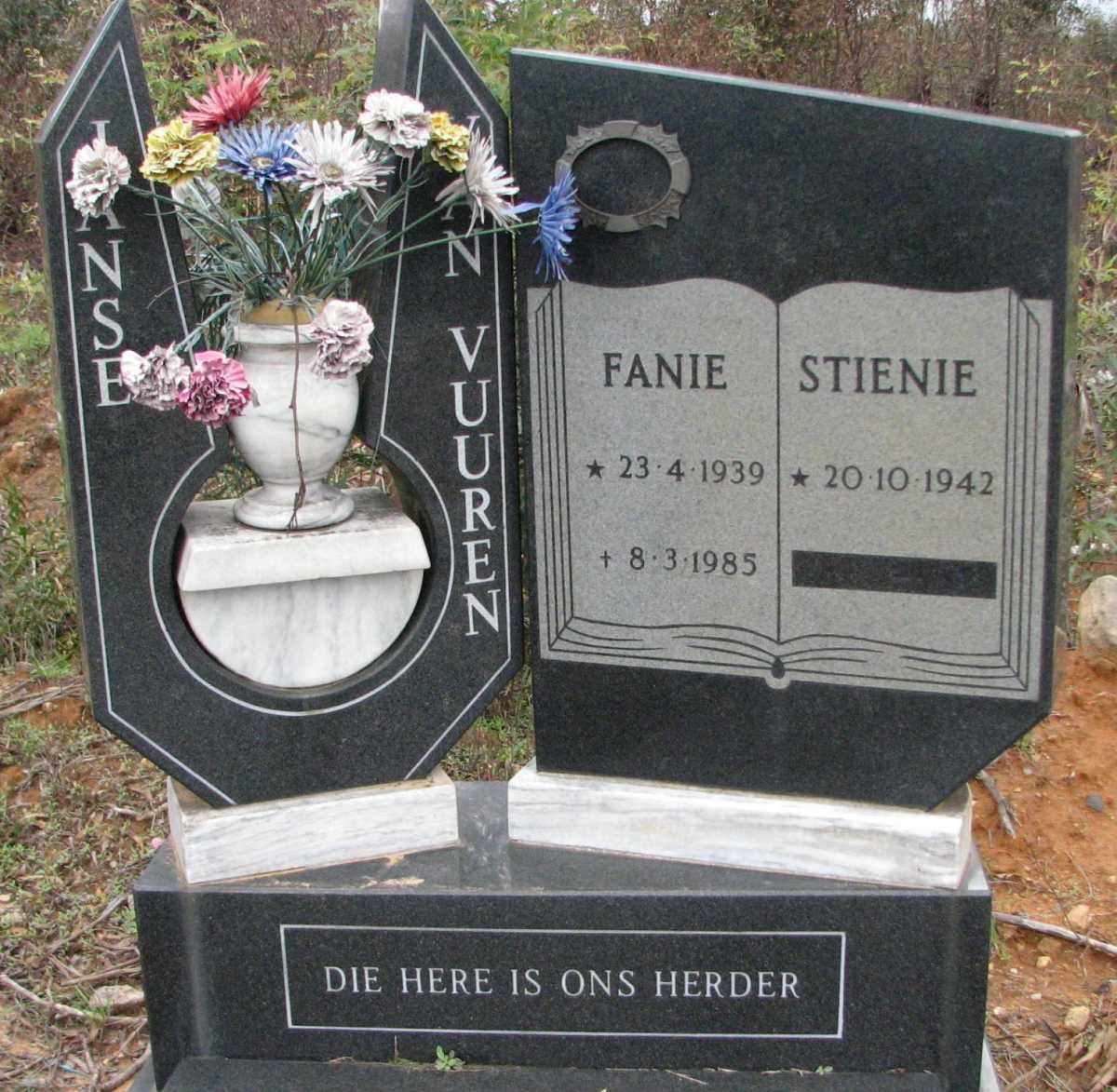 VUUREN Fanie, Janse van 1939-1985 &amp; Stienie 1942-