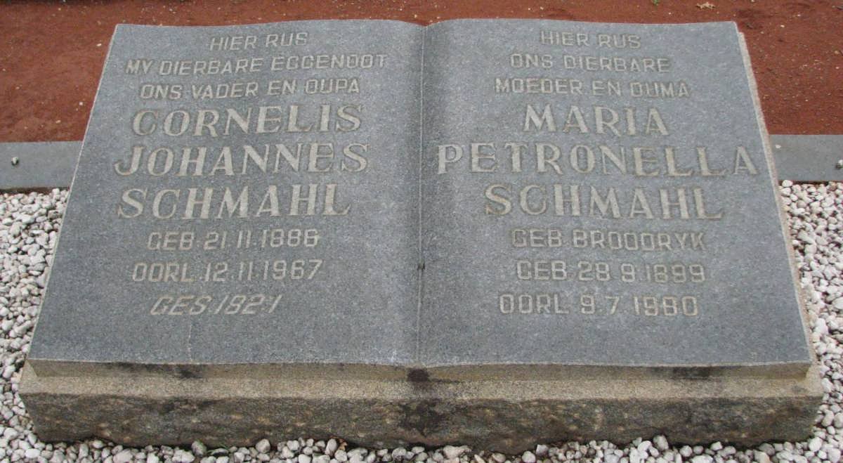 SCHMAHL Cornelis Johannes 1886-1967 &amp; Maria Petronella BROODRYK 1899-1980