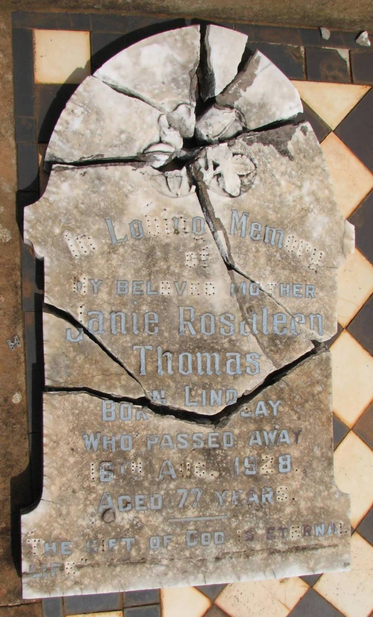 THOMAS Janie Rosaleen nee LINDSAY -1928