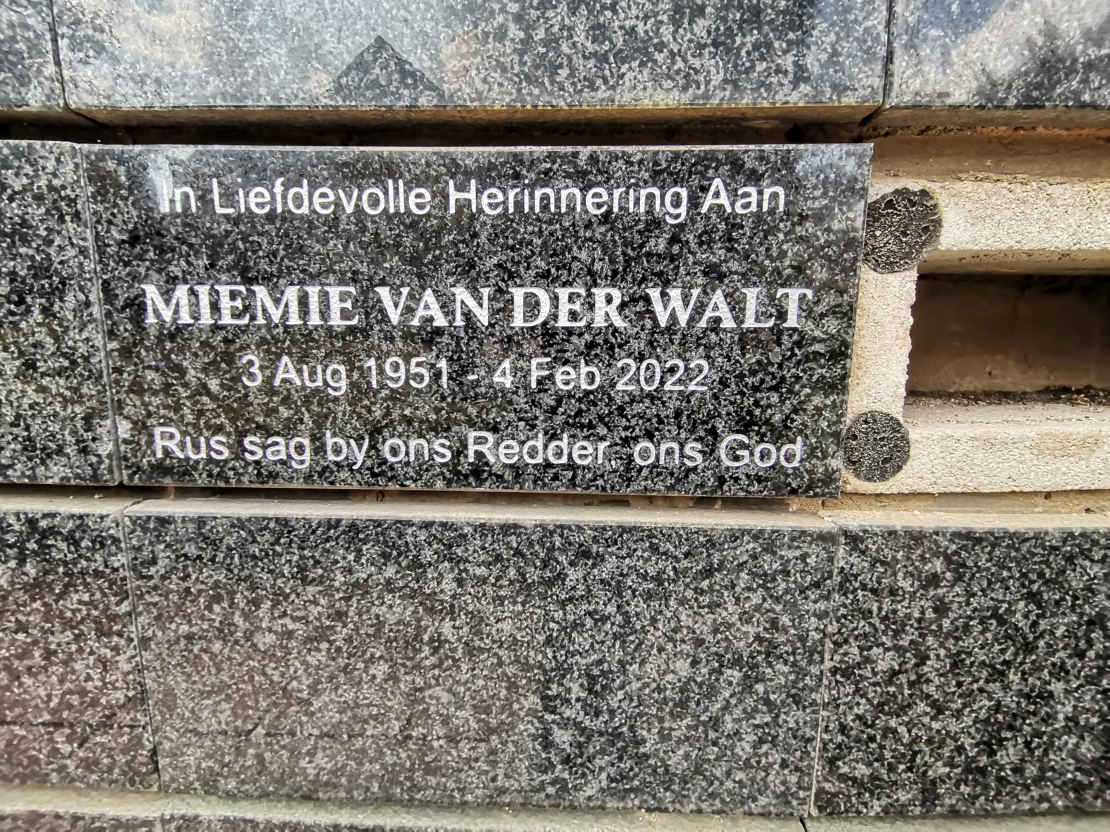 WALT Miemie, van der 1951-2022