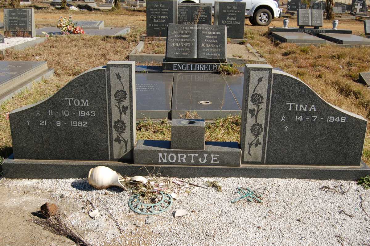 NORTJE Tom 1943-1982 &amp; Tina 1949-