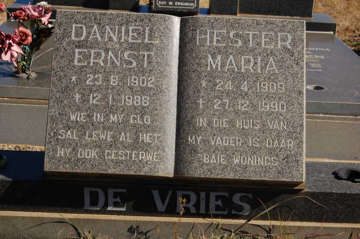 VRIES Daniel Ernest, de 1902-1988 &amp; Hester Maria 1909-1990