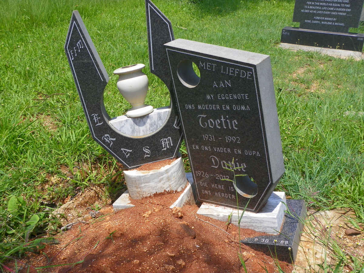 ERASMUS Danie 1926-2012 &amp; Toetie 1931-1992