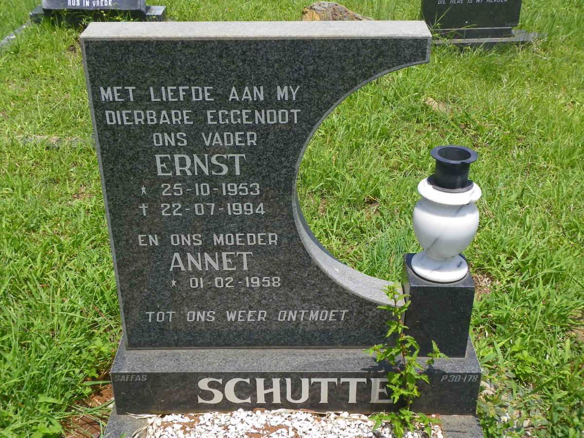 SCHUTTE Ernst 1953-1994 &amp; Annet 1958- :: MASEKO Mpilo Erestine 2008-2008