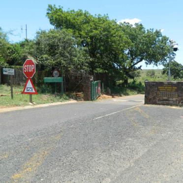 Mpumalanga, BARBERTON district, Komatipoort, Tenbosch 162_2, KNP Crocodile Bridge, Memorial Plaque