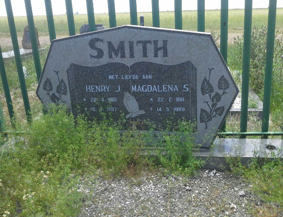 SMITH Henry J. 1910-1997 &amp; Magdalena S. 1911-1989