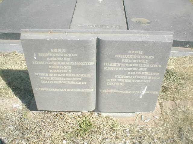 WILLEMSE Gert J.d. 1912-1948 &amp; Martha J.W.A. PRETORIUS 190?-??