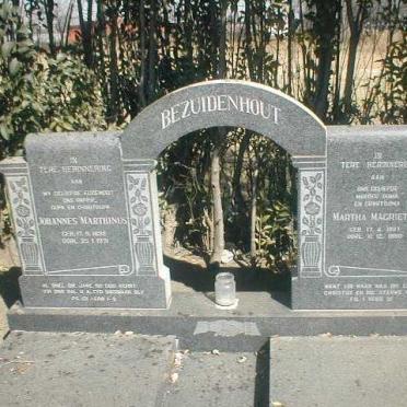 1BEZUIDENHOUT Johannes Marthinus 18??-1971 &amp; Martha Magrietha 1???-1990