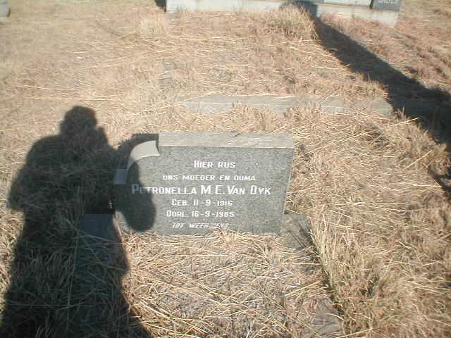 DYK Petronella M.E., van 1916-1985
