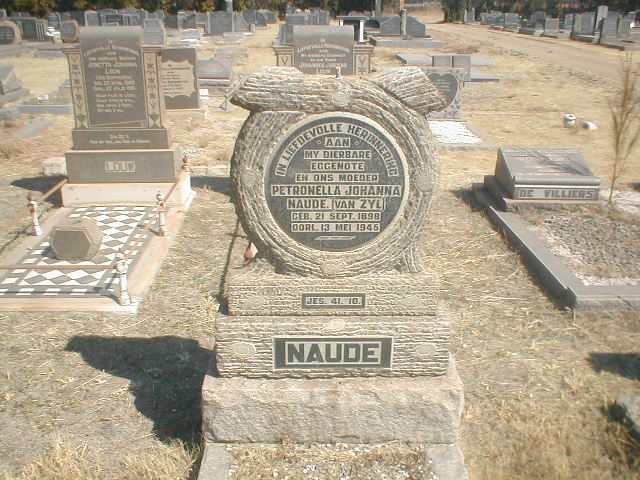 NAUDE Petronella Johanna nee VAN ZYL 1898-1945