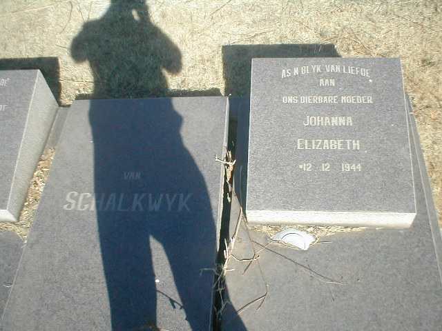 SCHALKWYK Johanna Elizabeth, van 1944-