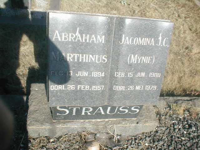 STRAUSS Abraham Marthinus 1894-1957 &amp; Jacomina J.C. MYNIE 1900-1970
