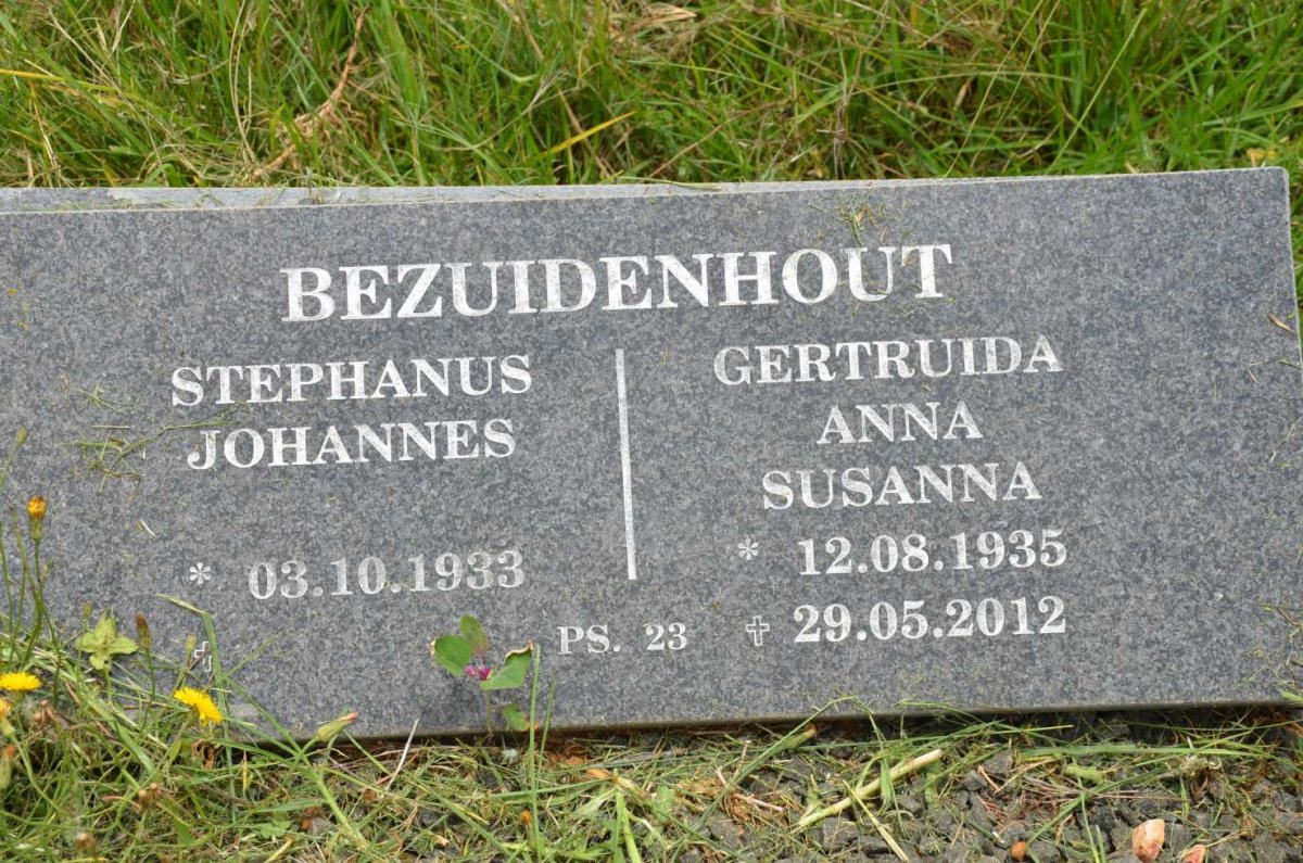 BEZUIDENHOUT Stephanus Johannes 1933- &amp; Gertruida Anna Susanna 1935-2012