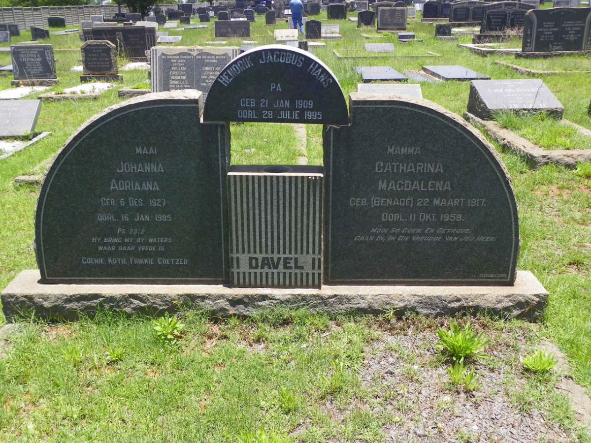 DAVEL Hendrik Jacobus Hans 1909-1995 &amp; Catharina Magdalena BENADE 1917-1959 :: DAVEL Johanna Adriana 1927-1985