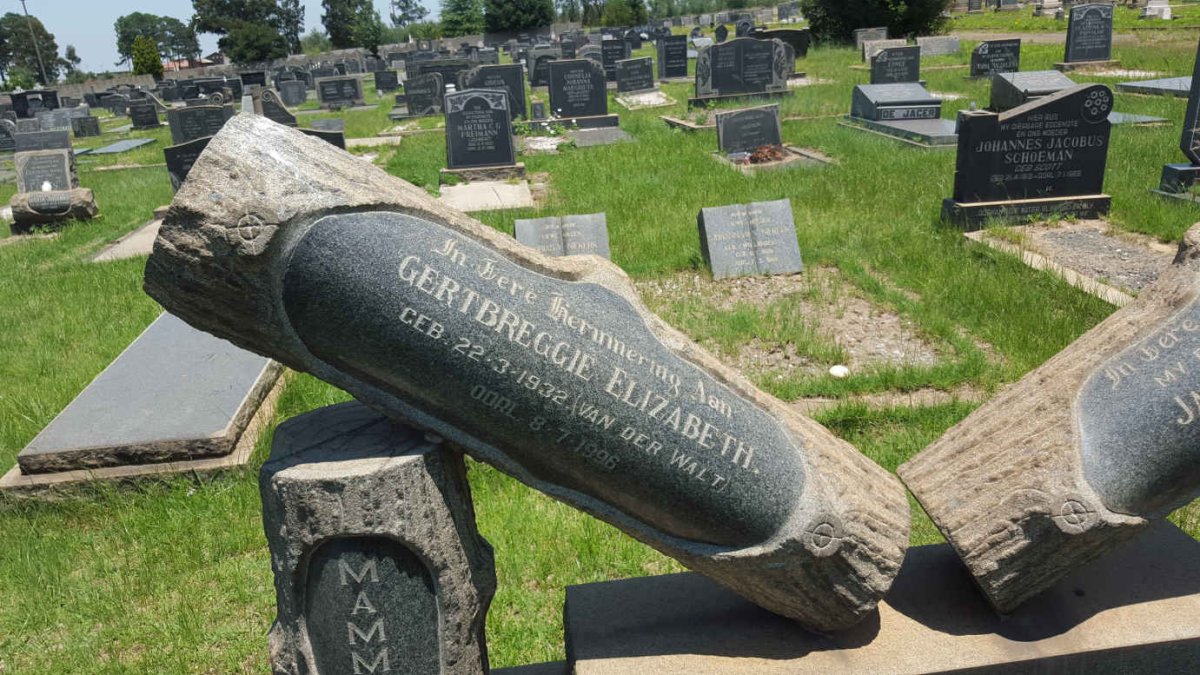 FOURIE Gertbreggie Elizabeth nee VAN DER WALT 1932-1996