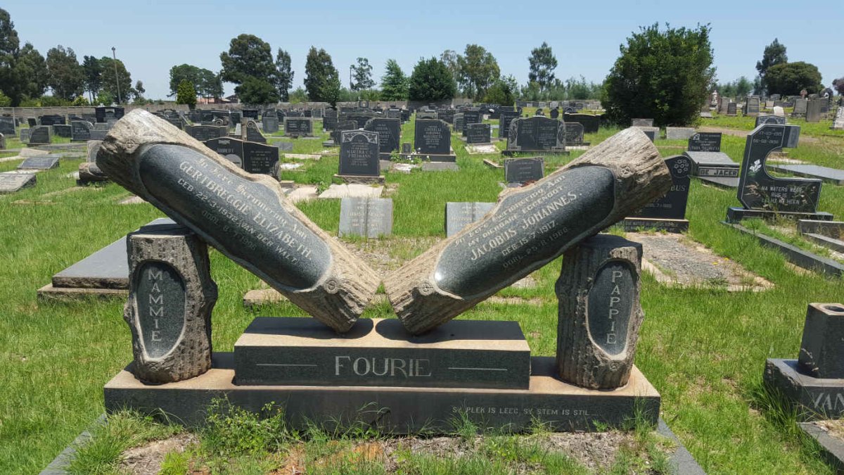 FOURIE Jacobus Johannes 1917-1966 &amp; Gertbreggie Elizabeth VAN DER WALT 1932-1996