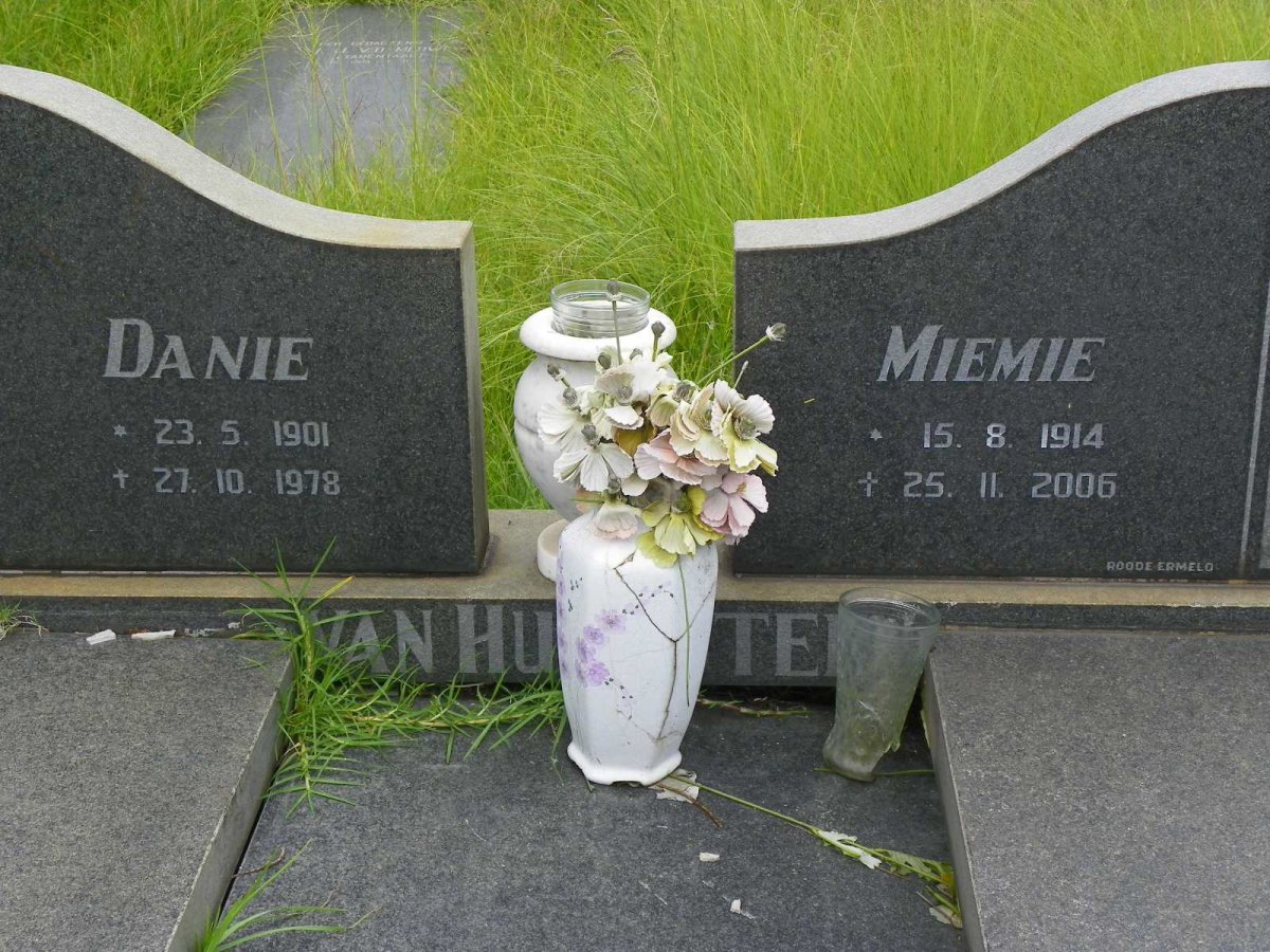 HUYSSTEEN Danie, van 1901-1978 &amp; Miemie 1914-2006