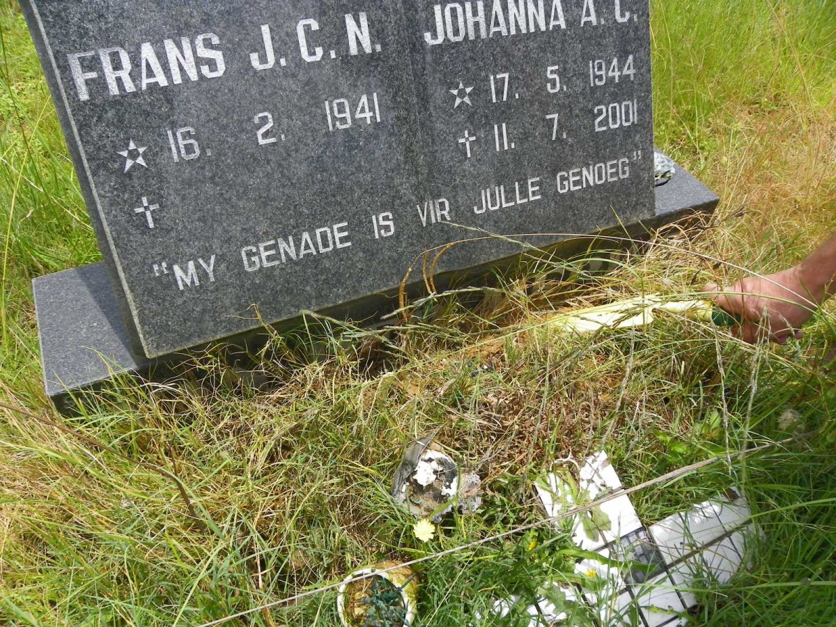 MERWE Frans J.C.N., van der 1941- &amp; Johanna A.C. 1944-2001