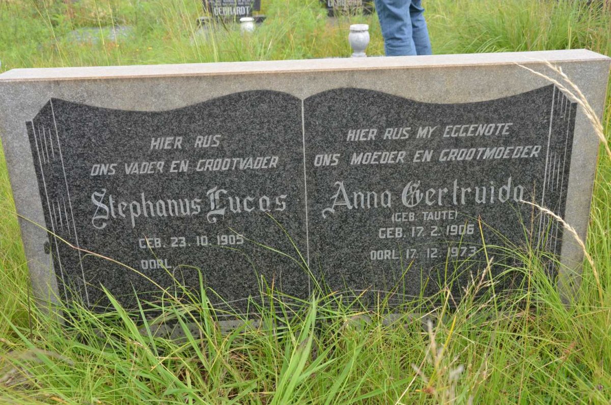 ? Stephanus Lucas 1905- &amp; Anna Gertruida nee TAUTE 1906-1973