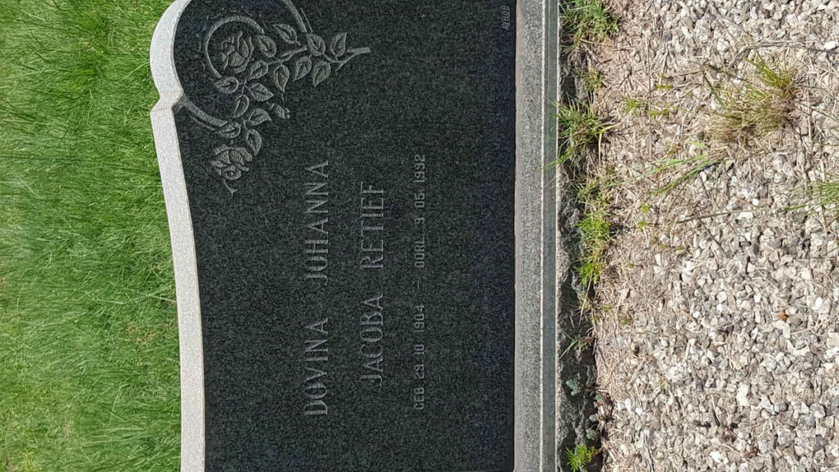 RETIEF Petrus 1892-1968 &amp; Dovina Johanna Jacoba 1904-1992