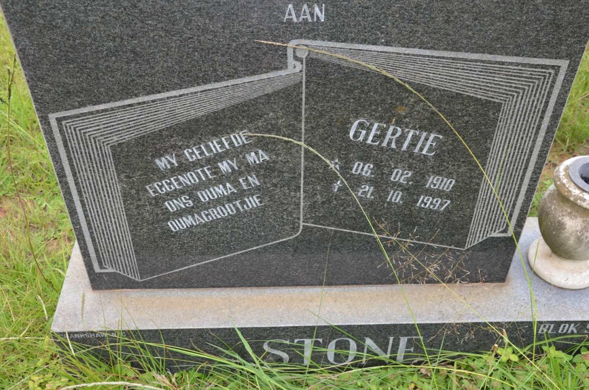 STONE Gertie 1910-1997