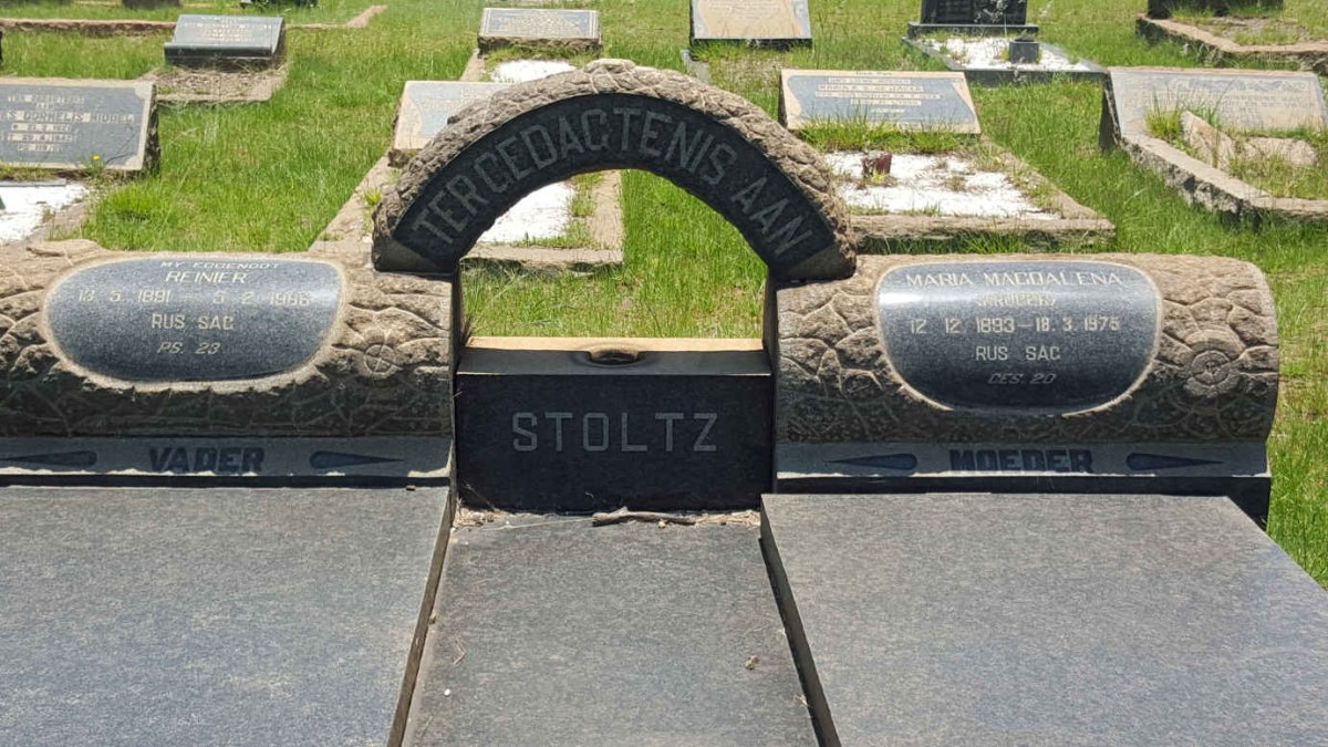 STOLTZ Reinier 1891-1966 &amp; Maria Magdalena KRUGER 1893-1975