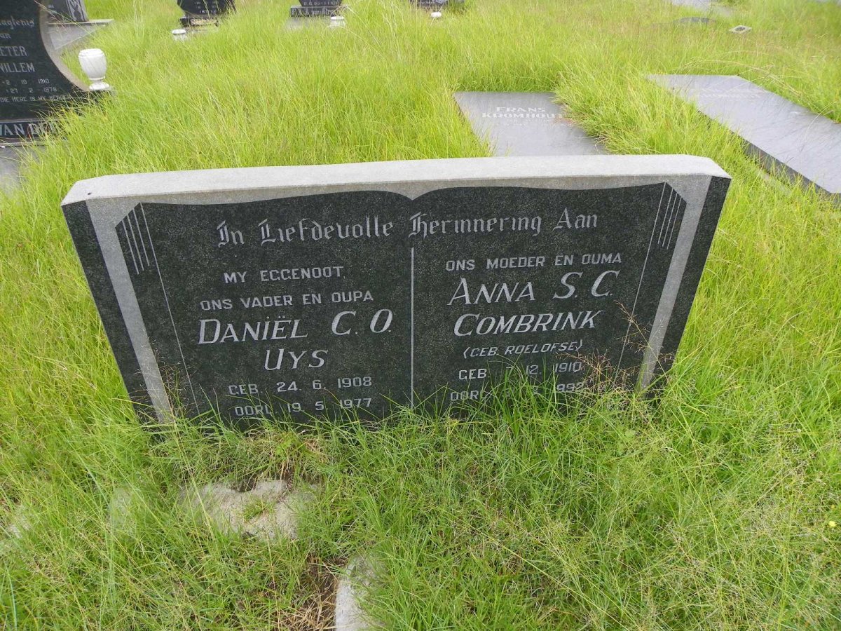UYS Daniel C.O. 1908-1977 &amp; Anna S.C. COMBRINK nee ROELOFSE 1910-1992