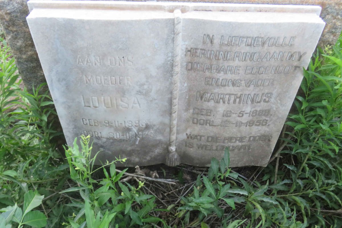 ? Marthinus 1888-1956 & Louisa 1898-1975