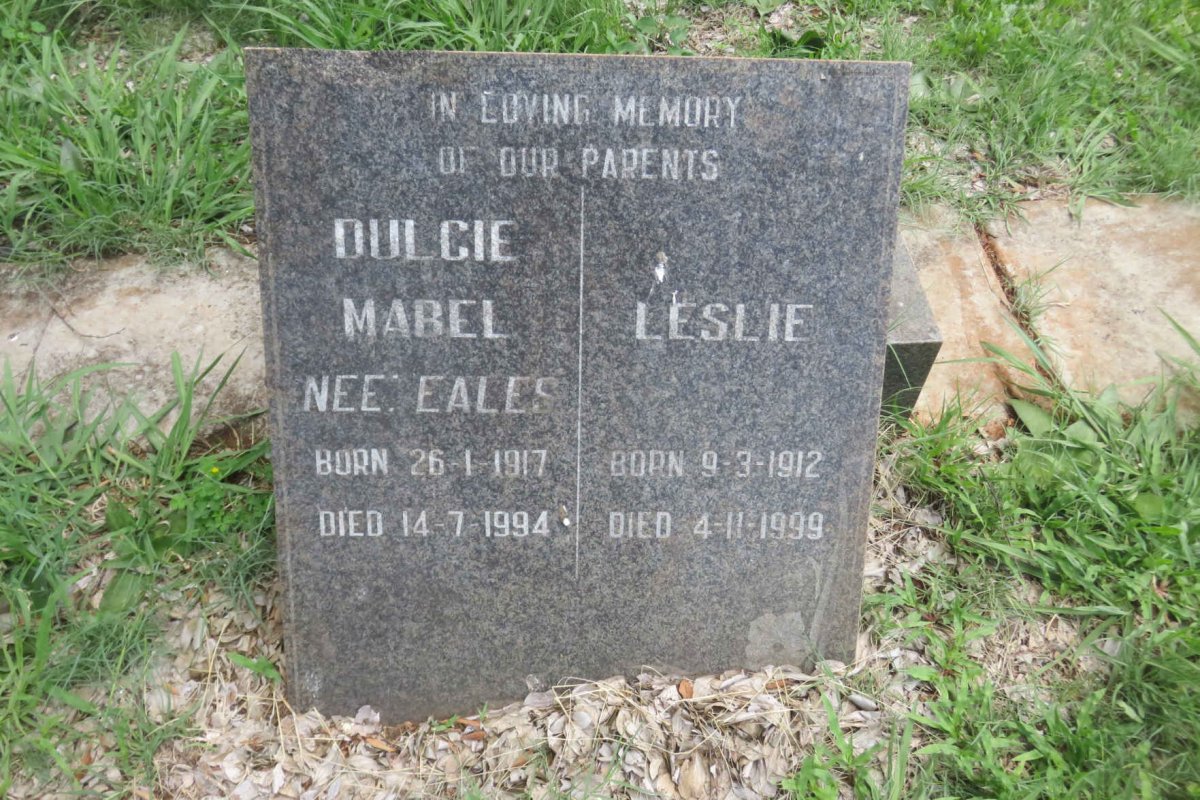 ? Leslie 1912-1999 &amp; Dulcie Mabel EALES 1917-1994