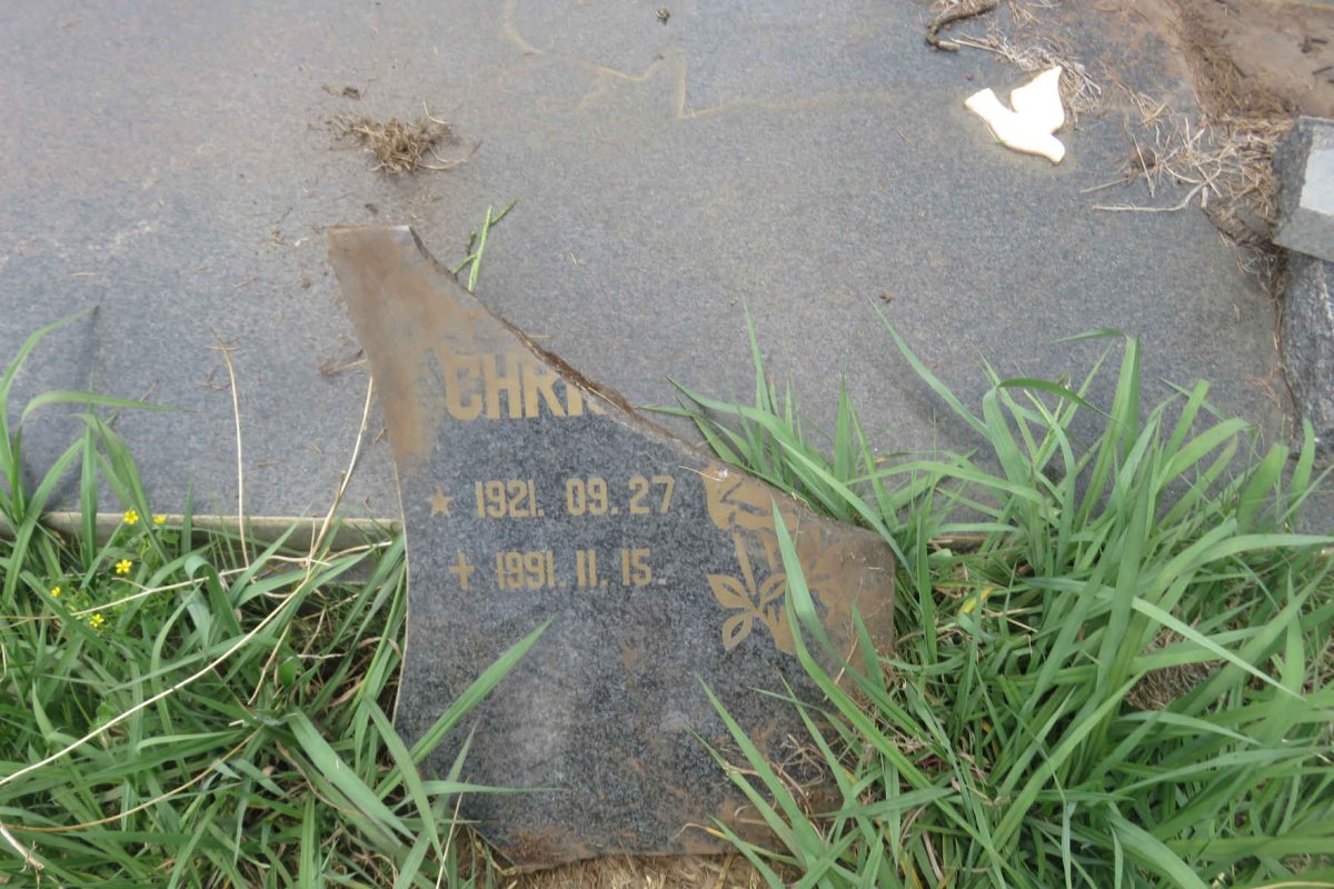 ? Chris 1921-1991 &amp; Dina 1926-1996 _2